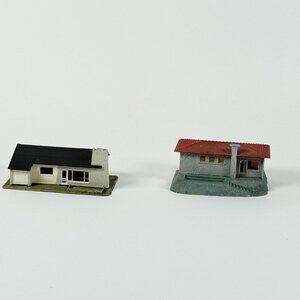 HO Scale Model Houses Lot Glued Hand-Painted Details Missing Pieces Architecture